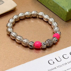 p125 New product releaseGucci braceletSame style for men and women The latest bracelet is of higher quality and the same style as the star Anger Forest series double g crystal braceletSize1624cmThe details are platematched with gold processing The glossy version is not available on the market The ordinary workmanship is not available on the marketThis one has been on sale and is a bestseller in Gucci It goes very well with clothes