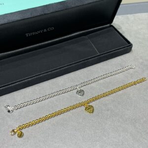140925 Tiffany Bead Heart Bracelet Seiko Edition Returned Not enough to sell Ts Bead Heart Brand Bracelet  Recommended 925 sterling silver chain length 17cm many people like T family series jewelry because it is small and exquisite simple but not simpleIn short we always need to replenish it This cant be wrong