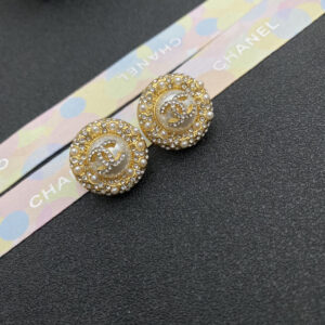 55The official website of Xiaoxiang sells like crazy The most popular modelSeiko version of Xiaoxiang The latest Chanel sunflower crystal diamond pearl letter stud earrings are shipped The same style as the stars the original clear logo printBeautiful and beautifulThe same style cobranded by stars BeautifulCamlia The constant surprises and new ideas have occupied your musthave wish list in your jewelry box  Hotselling items imported diamond microsetting ultrafine workmanship highend customization stunning beauty  Super versatile and highly recommended  Another favorite  Make enough to keep coming back  Musthave artifact  Must keep good products