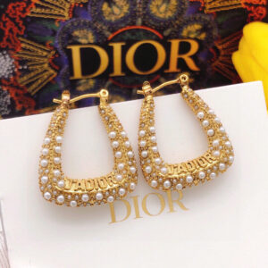 48 No DED0100Dior Dior ear hook specialshaped rice bead earrings and hair clips are newly launched Too beautiful to be unnecessary aesthetic and romantic a musthave item for everyone popular in Little Red Book selected zp consistent material super nice