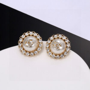 45 New model for early spring pearl rhinestone stitching earrings daily small earrings sweet simple and elegant selected original consistent brass material with s925 sterling silver needle earrings