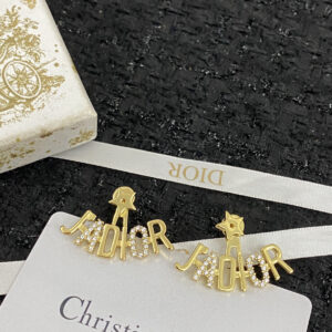 p60The bestselling classic Dijia earrings are back in stockSynchronized Mold opening Exclusive highend quality real photos Novel and outstanding styleUnique design styleNot easy to miss on the street Wear it and you will be the most beautiful girl in this gaiAvailable now