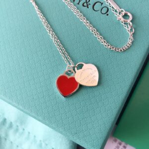 p85 necklace braceletSimple and classic the classic logo is perfectly interpretedThe return to tiffa series is inspired by a design from 1969 an extraordinary interpretation of the classic logo