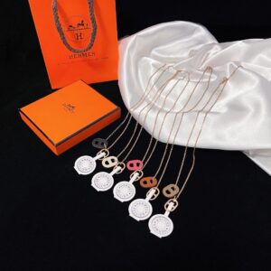 o135 Herms necklaceNew pig nose necklaceSeiko quality original logo available from stock