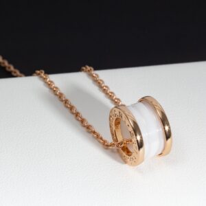 p095The BZERO1 RO series draws inspiration from the famous amphitheater the Colosseum and demonstrates LGARIs unique and uninhibited creative perspective in a groundbreaking way The iconic spiral shape is reinterpreted with gold studs challenging the essence of jewelry design The use of unconventional materials demonstrates that the BZERO1 series transcends tradition era and gender and is a unisex jewelry piece