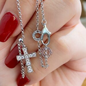 Purchase Level Bulgari Necklace BV OTHER ACTIVE Cross Pendant is particularly exquisite The snake bone is designed into a cross necklace This design must be praised I have to say that every detail is carefully crafted and the texture is very good Bulgari Necklace Snake Bone Cross Necklace