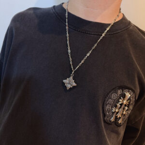 p130 New Quality Come Hearts Classic Retro Sword Necklace Cross Flower Pendant Concave and Concave Shapes Different Pattern Design Styles Presenting a Distinctive Cross Scout Flower is the symbol so it is more durable Patternmaking Come Hearts is different from the ordinary light version in the market Match the version and standard quality Look at the printing details the degree of retro gray oxidation Seiko version   Purely handmade  open mold Trendy and fashionable musthave Can be worn by both men and women Same style for couples Official website original version Rock punk Thai silver style Retro elements Trendy and versatile