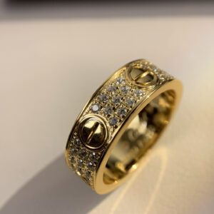 Wholesale price p150Luxury product recommendation love wide version gypsophila pair ring  size 56789 USNine out of ten couples nowadays will choose love rings which are full of matching and easy to wear in daily life The love series is very versatile for daily wear The highend screw diamond ring is tough and gentle simple and super versatile blinhblingA Sky Full of StarsCompared to diamond rings it is lowkey and luxurious As long as you give her a little light she will be so brilliant At the same time wedding rings can also be easily controlled a classic suitable for any occasionThis series of rings is divided into 3 styles wide version 65mm medium version 45mm narrow version 26mmZP For the original price