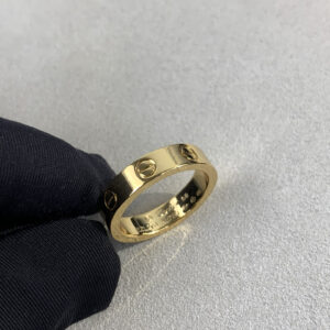 Wholesale price p85Luxury product recommendation love narrow diamondfree love ring  size 56789 USNine out of ten couples today will choose love rings which are full of matching and easy to wear in daily life The love series is very versatile for daily wear The highend screw diamond ring is tough and gentle simple and super versatile blinhblingA Sky Full of StarsCompared to diamond rings it is lowkey and luxurious As long as you give her a little light she will be so brilliant At the same time wedding rings can also be easily worn making it a classic piece suitable for any occasion