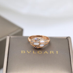 P58 Bvlgari Snake Ring925048Fashionable and luxurious high craftsmanship high quality brand jewelry Grid design on the back 18K electroplating subgold material code number 68
